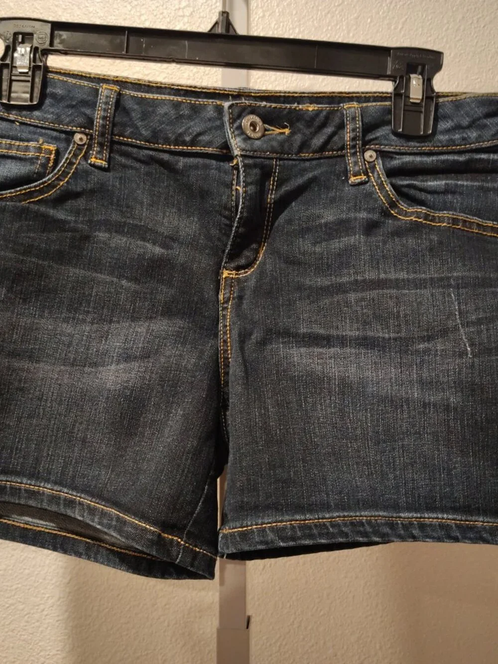 Arizona Jean Company Junior's Denim Jean Shorts Size 9 Stretch Zip Fly 5 Pocket
